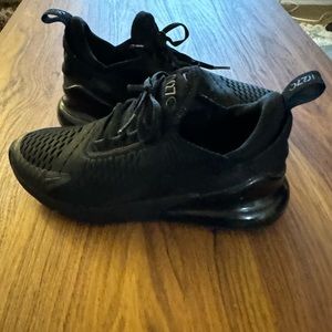 COPY - Nike Air Max youth size 6 sneakers, like new